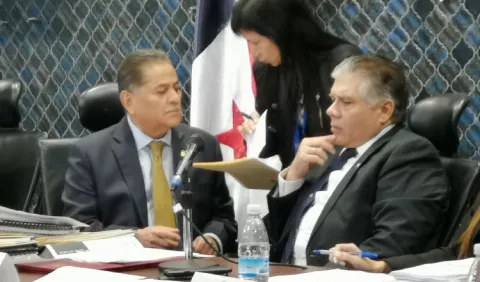 Comisión de Credenciales depura lista para contralor