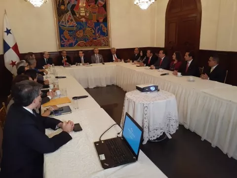 Comisión evaluadora entrega al presidente Laurentino Cortizo informe de aspirantes a magistrados