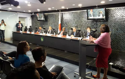 Aprueban en primer debate proyecto de ley que facilita dispensa solicitada por Varela