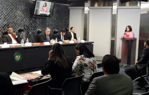 Dispensa pasa a segundo debate