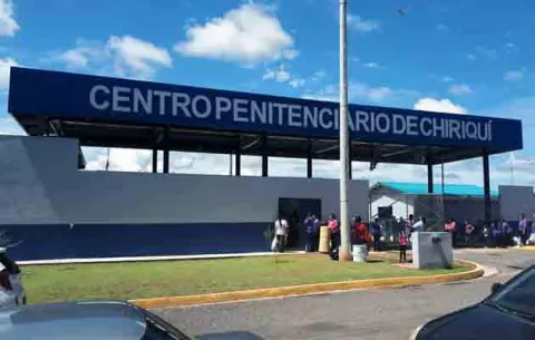 Investigan a 6 personas por posesión agravada de  drogas y de armas de fuego