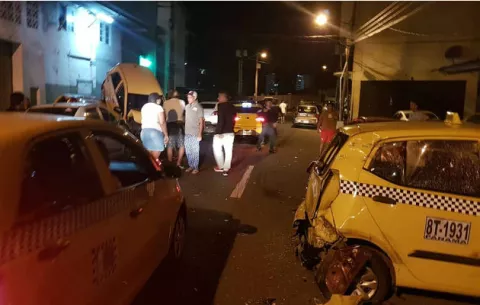 Policía niega versión de conductor que chocó a 38 vehículos y dejó un muerto en El Chorrillo