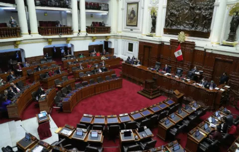 El Congreso y el Gobierno peruano elevan su enfrentamiento y prometen aún mas tensión