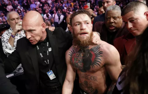 Conor McGregor, arrestado por robar un teléfono celular