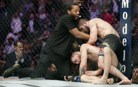  Conor McGregor y Nurmagomedov con final caótico