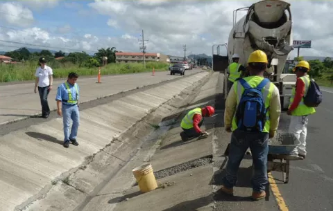 Spia considera que no se debe limitar el diseño del pavimento a un material específico