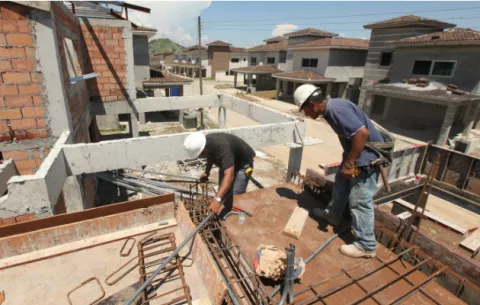 Permisos de construcción caen 18% por primera vez en ocho años