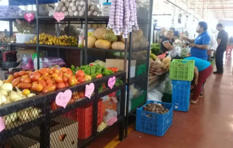 Consumidores pagan el costo de la sequía; hay atraso en los siembros