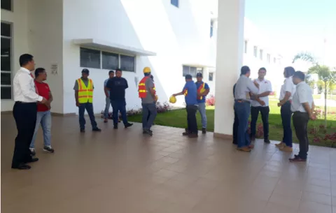 Contratistas del hospital Anita Moreno de Los Santos exigen pagos a IBT Group