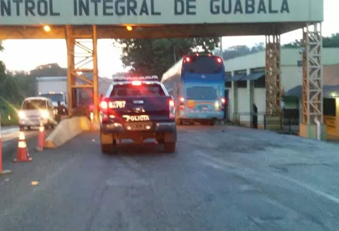 Aprehenden en Guabalá  a sujeto con presunta droga  adherida a sus piernas