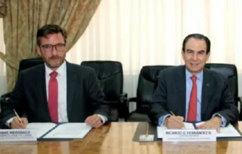 Extienden convenio de cooperación internacional para fortalecer la educación financiera en Panamá