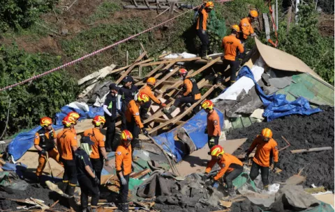 Al menos nueve muertos deja paso de poderoso tifón en Corea del Sur 