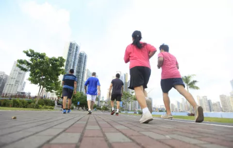 Carrera caminata por la niñez