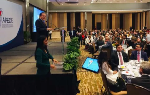 Cortizo le apuesta al pago de deudas y a la  confianza empresarial