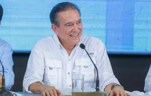 Laurentino Cortizo anuncia la creación de 1,500 plazas de empleo en Colón para reactivar la economía