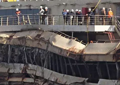 Capitán del Costa Concordia vuelve a bordo del crucero