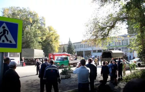 Terror Crimea, estudiante mata a 18 personas con una bomba y un fusil 