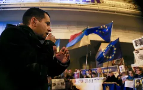 El Parlamento de Crimea aprueba la unión con Rusia y convoca un referéndum 
