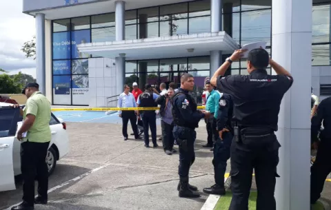 Asesinan a seguridad que intentó frustrar robo al Banco General en Plaza Carolina 
