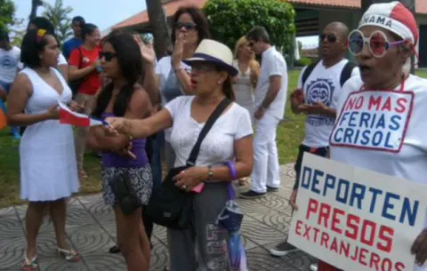 Califican como subjetiva polémica iniciativa migratoria de Zulay Rodríguez