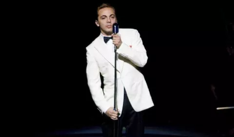Cristian Castro revela por qué aún   toma biberón