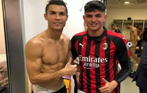 Chiellini sale desnudo en una foto de Cristiano Ronaldo