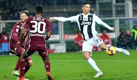 Cristiano Ronaldo se convierte en CR5000 de la Juventus