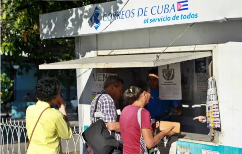 Cuba autoriza a los clientes a tomar fotos dentro de las tiendas estatales en la isla 