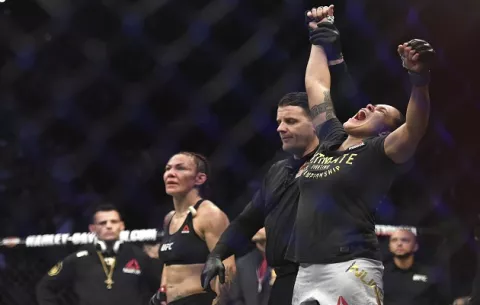 Amanda Nunes fulmina a su compatriota Cris Cyborg y es doble campeona