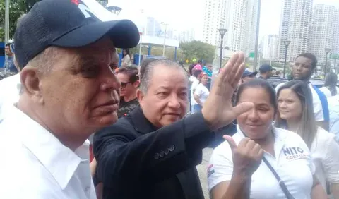 Suspicacia causa intención contra el padre David Cosca