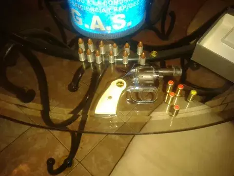 Arma y detenido en operativo de seguridad en Aguadulce