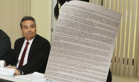 Defensor del Pueblo presionó para manipular expedientes, según denuncias en su contra