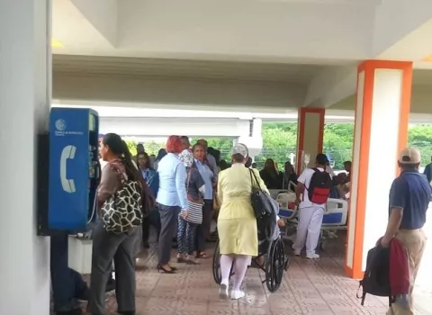 Bomberos descartan fuga de gas en el Hospital San Miguel Arcángel