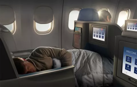 VIAJES Aerolínea agrega sillas completamente reclinables