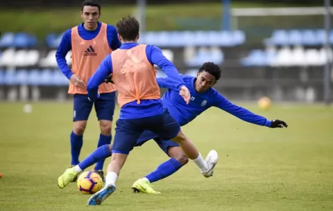 Edgar Bárcenas aboga para que Julio Dely  tome el control permanente de la selección