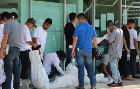 Detectan inusual cifra de deportaciones de EE.UU. a México previo a redadas
