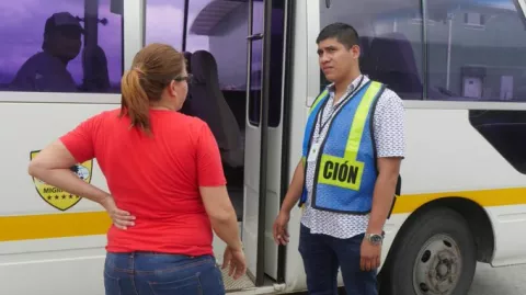 Detienen a 26 extranjeros por irregularidades migratoria en Merca Panamá