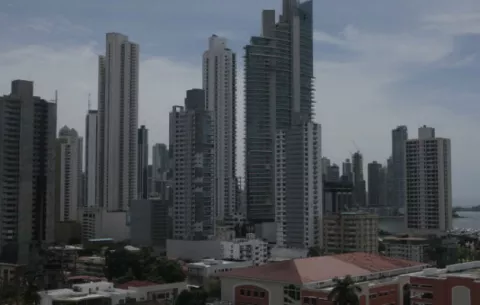 Más de $800 millones adeuda este Gobierno a los proveedores