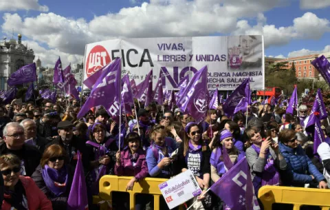Mujeres tienen garantizada la igualdad con los hombres en solo en seis países, según un estudio del Banco Mundial