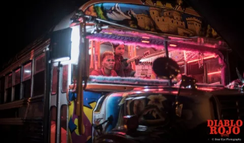 Vive el  terror a bordo de un 'Diablo Rojo' 