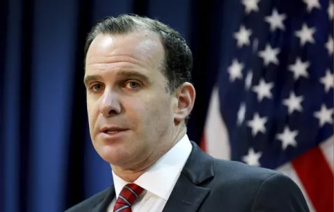 Renuncia otro funcionario del gobierno de Trump vinculado a la estrategia contra el EI