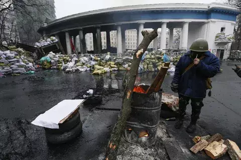  UEFA insiste en que disturbios de Kiev están localizados y no afectan partido
