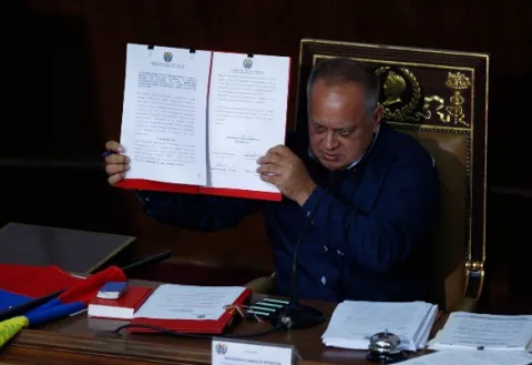 Estados Unidos inicia comunicaciones secretas con Diosdado Cabello