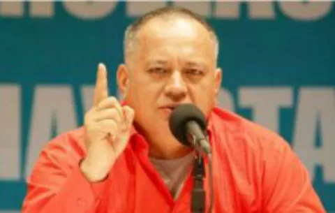 Maduro le "perdonó la vida" a militares alzados en Venezuela, dice Cabello