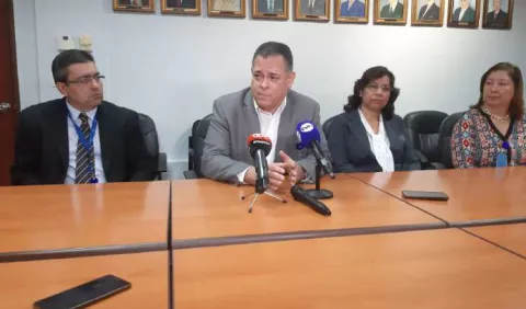 Protesta de funcionarios de la CSS no es del agrado del director Julio García Valarini