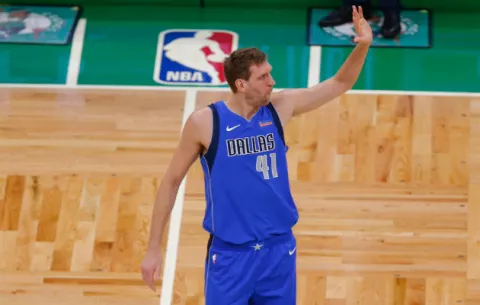 Bucks tiene la mejor marca de la NBA; Paul George volvió a brillar; falla Nowitzki
