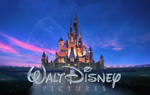 Disney mira el amor con ojos de perro