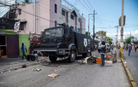 Una turba integrada por manifestantes asaltó sede de Cáritas en Haití