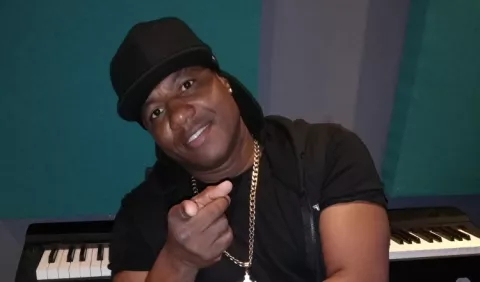 DJ Black: El panameño  critica, pero no sale a luchar por cambios