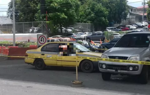 Asesinan a dos sujetos en la Transístmica a plena luz del día